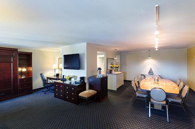 The Marina Inn on San Francisco Bay