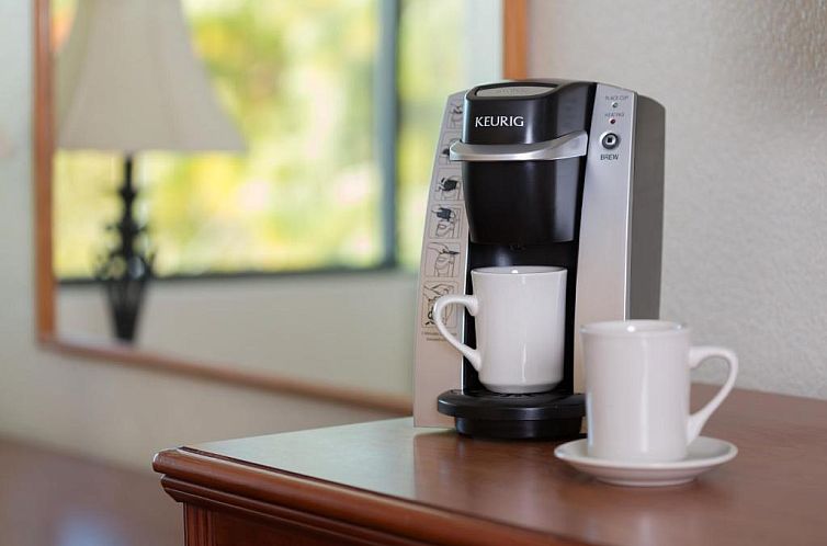 The Marina Inn on San Francisco Bay