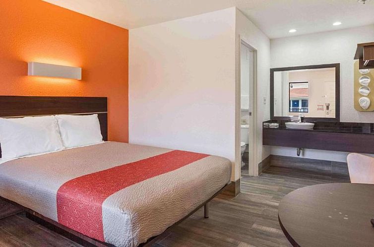 Motel 6-Fremont, CA - South