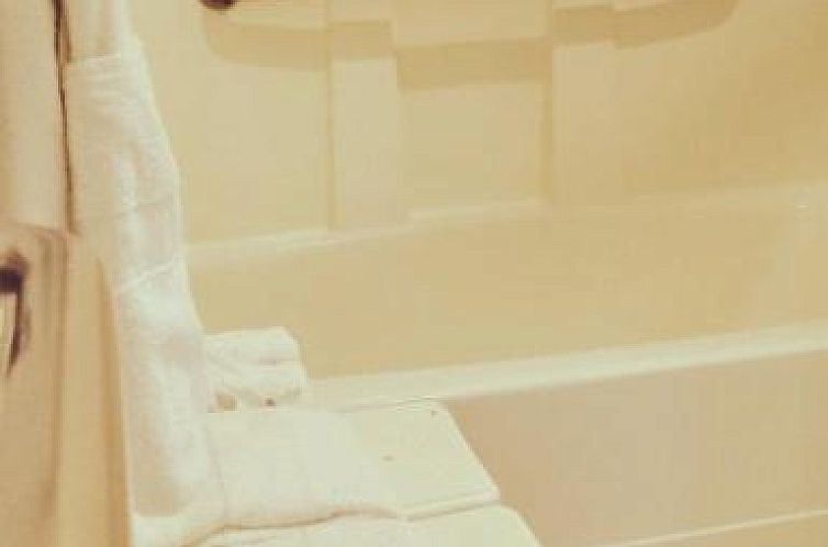 GuestHouse Inn Enumclaw