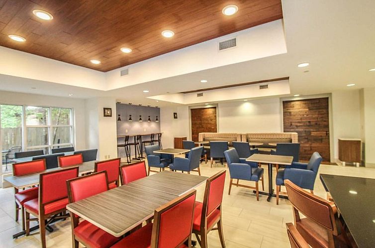 Holiday Inn Express Hotel & Suites Charleston - North, an IH
