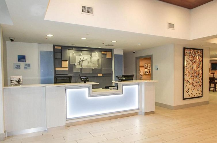 Holiday Inn Express Hotel & Suites Charleston - North, an IH