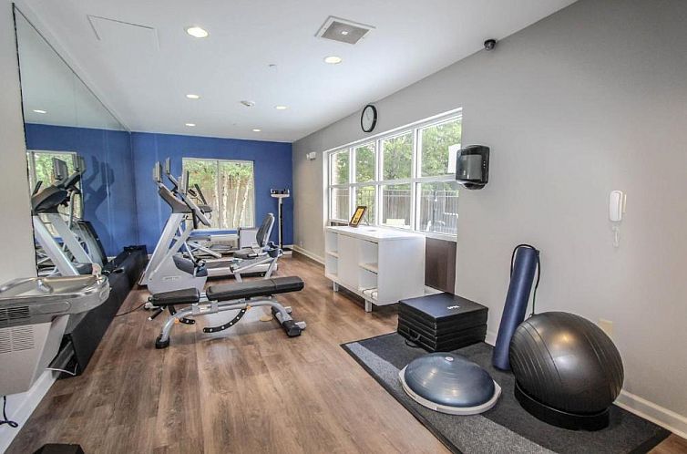 Holiday Inn Express Hotel & Suites Charleston - North, an IH