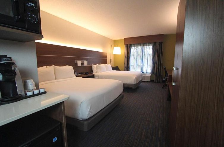 Holiday Inn Express Hotel & Suites Charleston - North, an IH