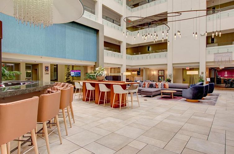 Crowne Plaza Charleston, an IHG Hotel