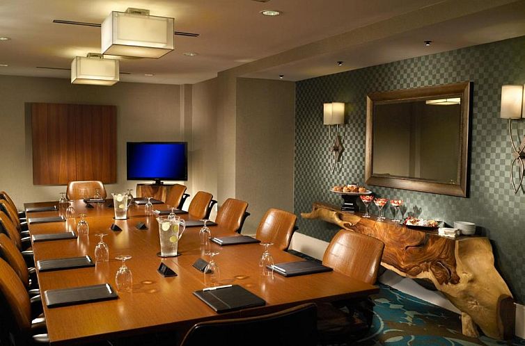 Crowne Plaza Charleston, an IHG Hotel