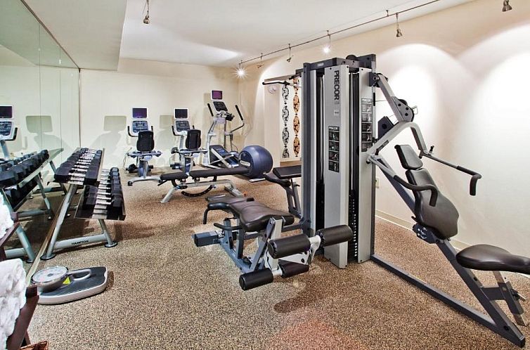 Crowne Plaza Charleston, an IHG Hotel