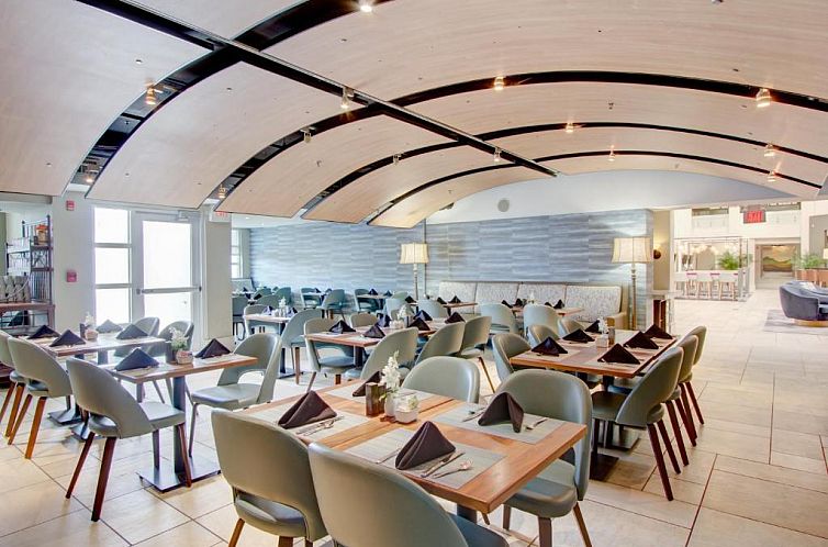 Crowne Plaza Charleston, an IHG Hotel