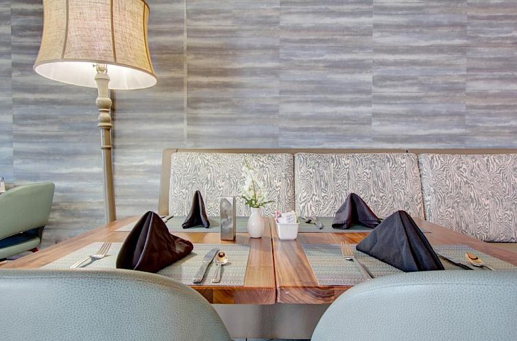 Crowne Plaza Charleston, an IHG Hotel