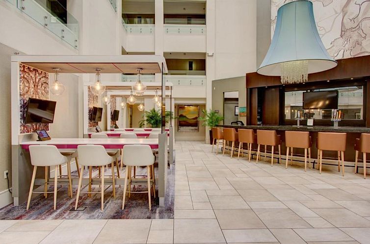 Crowne Plaza Charleston, an IHG Hotel