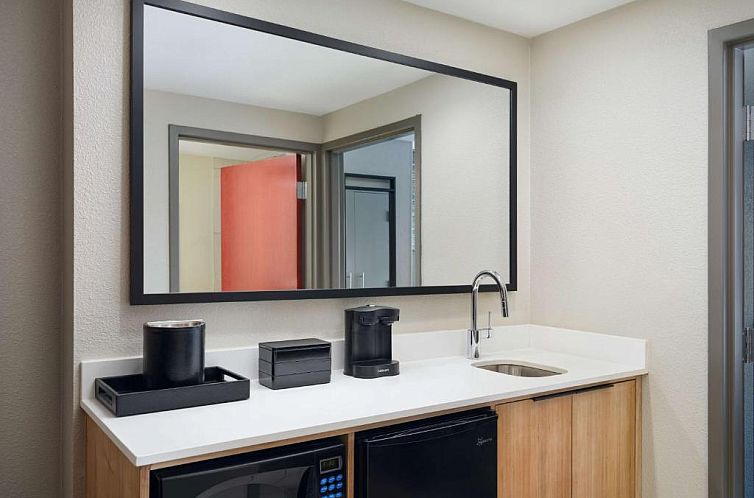 Embassy Suites by Hilton Hampton Convention Center