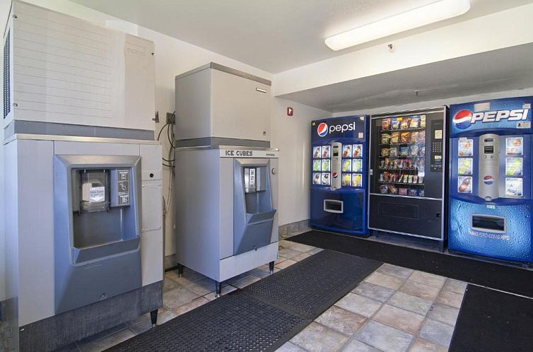 Motel 6-Roseville, MN - Minneapolis North