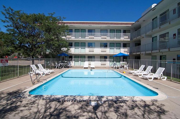 Motel 6-Roseville, MN - Minneapolis North