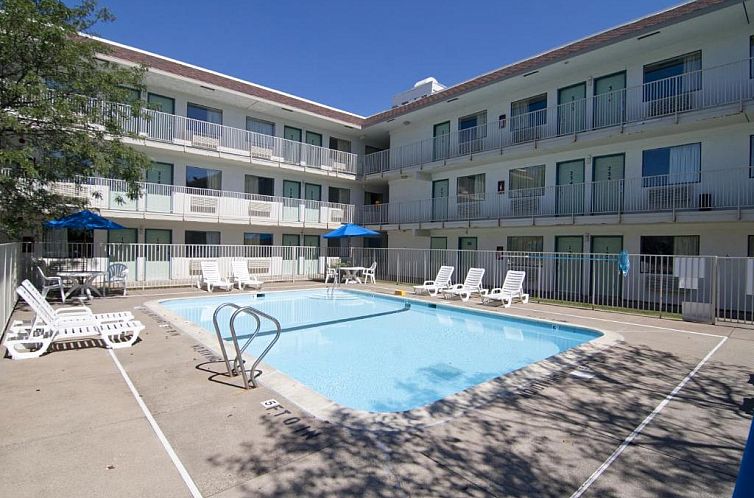 Motel 6-Roseville, MN - Minneapolis North