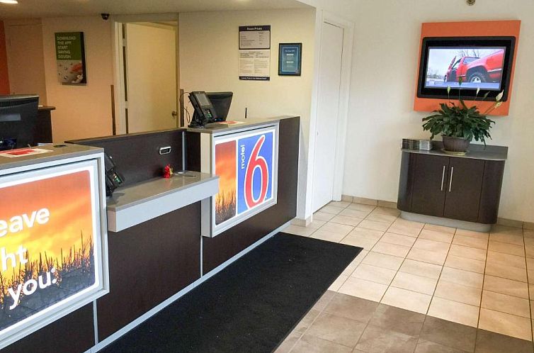 Motel 6-Roseville, MN - Minneapolis North
