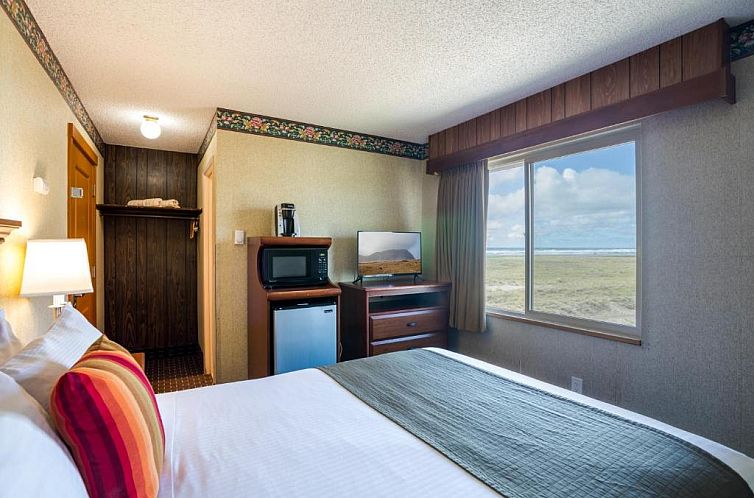 Ebb Tide Oceanfront Inn