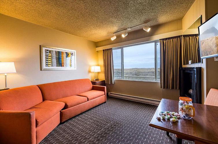 Ebb Tide Oceanfront Inn