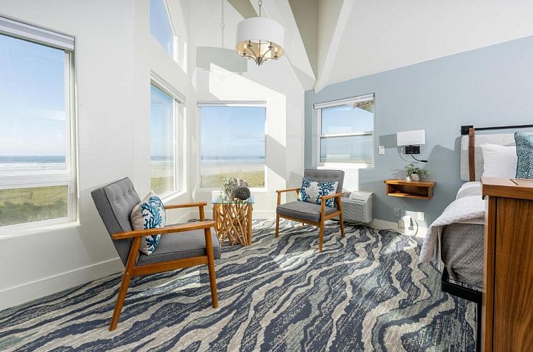 The Seaside Oceanfront Inn
