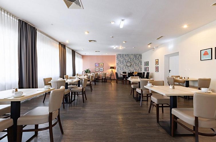 Novum Hotel Mariella Airport