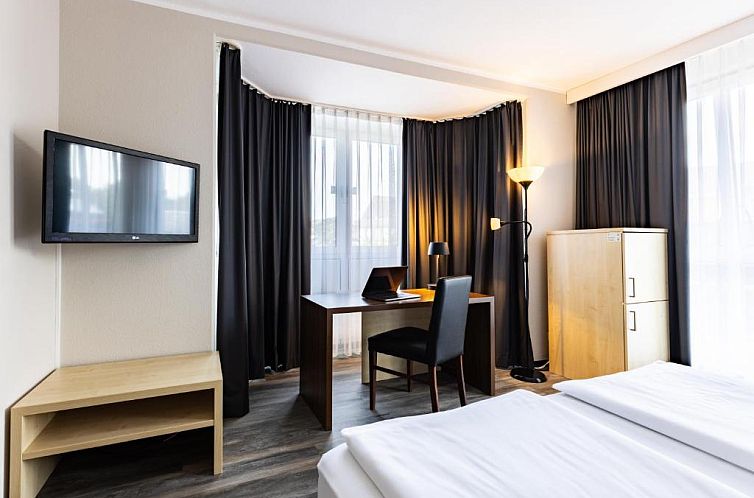 Novum Hotel Mariella Airport