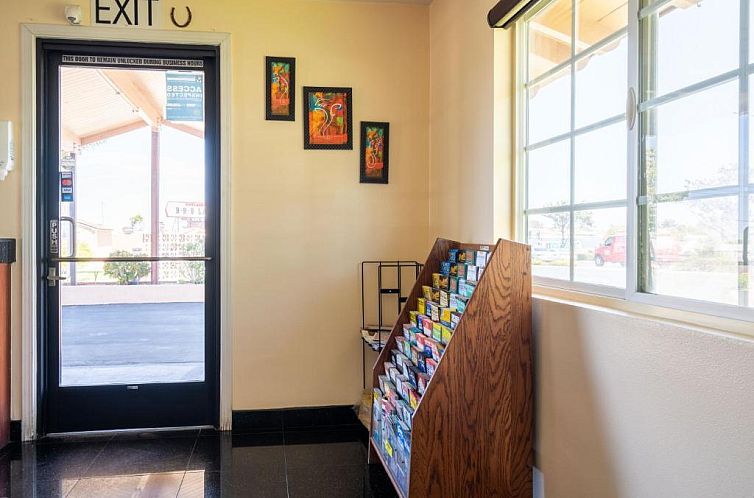 Solaire Inn & Suites