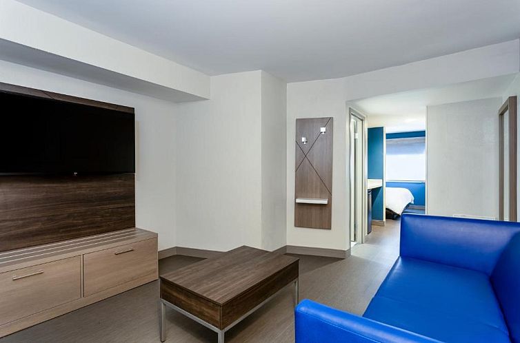 Holiday Inn Express Hotel Clearwater East - ICOT Center, an 