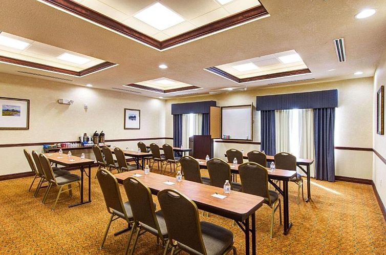Country Inn & Suites by Radisson, St. Petersburg - Clearwate