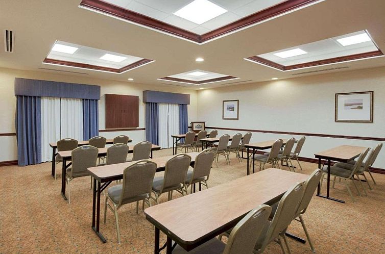 Country Inn & Suites by Radisson, St. Petersburg - Clearwate