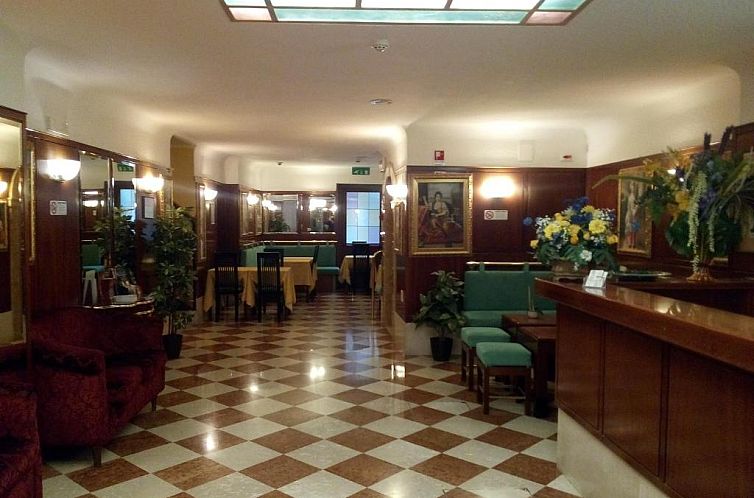 Hotel Diana