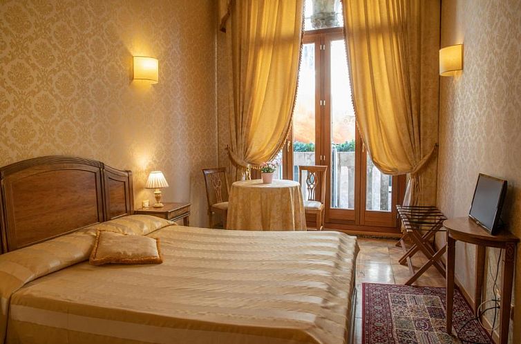 Dimora Al Doge Beato vista canale