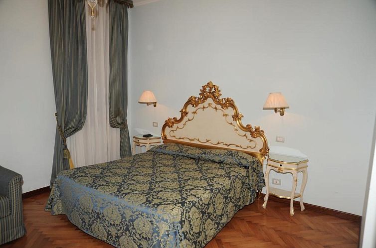 Guest house 81098297 - Bed and Breakfast Veneto / Venice - Alloggi Santa Sofia
