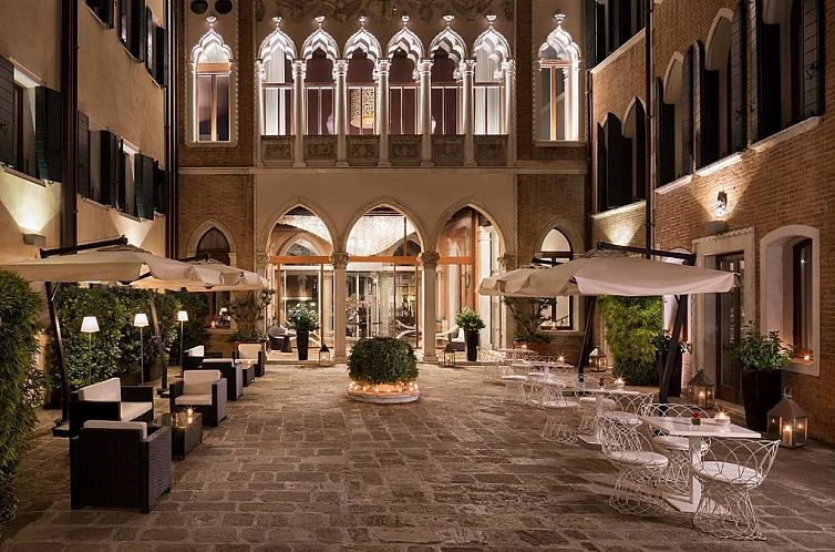 Sina Centurion Palace