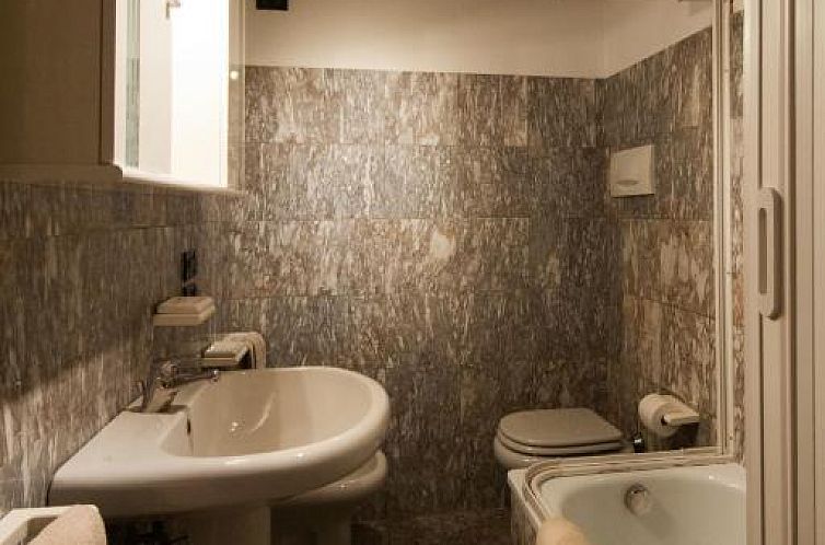 Ve-nice Suite Giuffa C4834