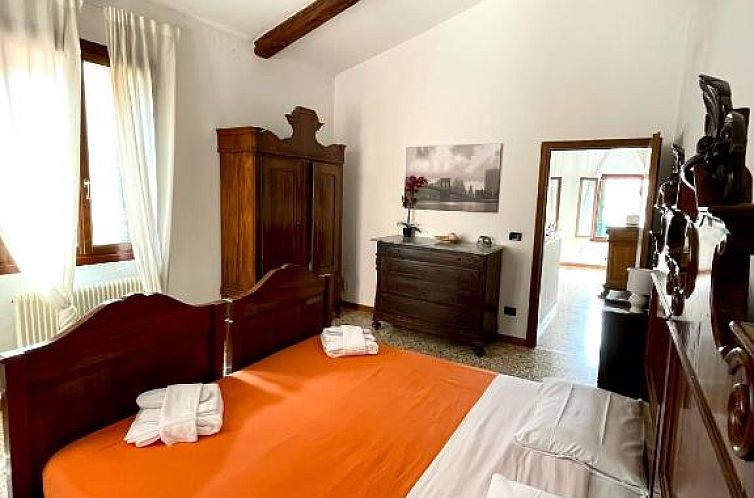 Ve-nice Suite Giuffa C4834