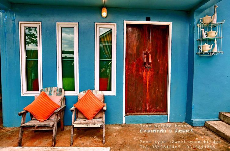 Love Bridge House บ้านสะพานรัก