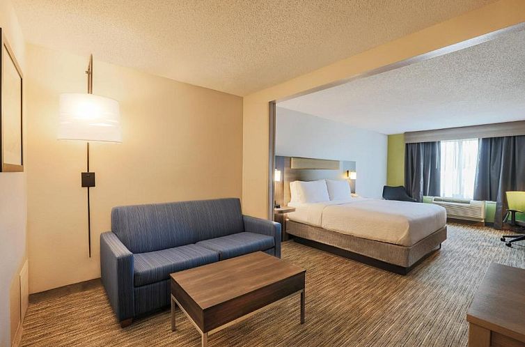 Holiday Inn Express Hotel & Suites Raleigh North - Wake Fore