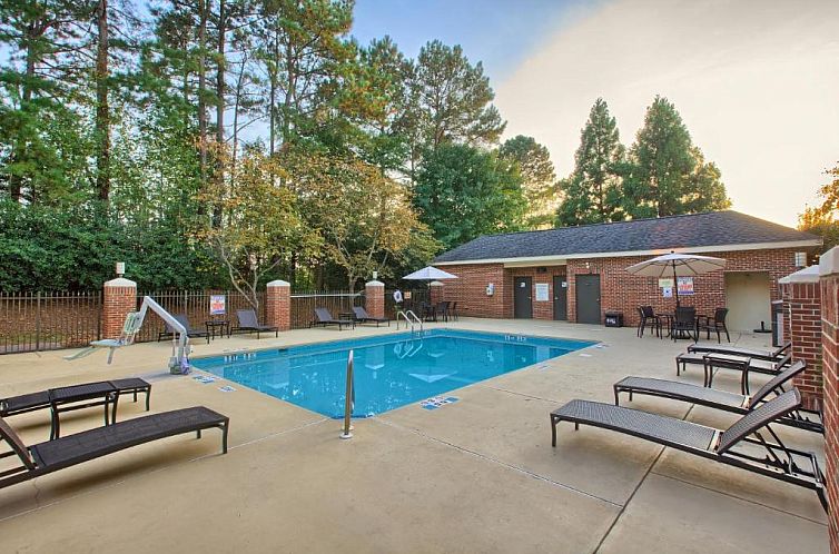 Holiday Inn Express Hotel & Suites Raleigh North - Wake Fore