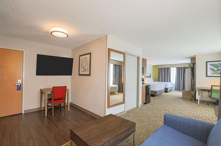 Holiday Inn Express Hotel & Suites Raleigh North - Wake Fore