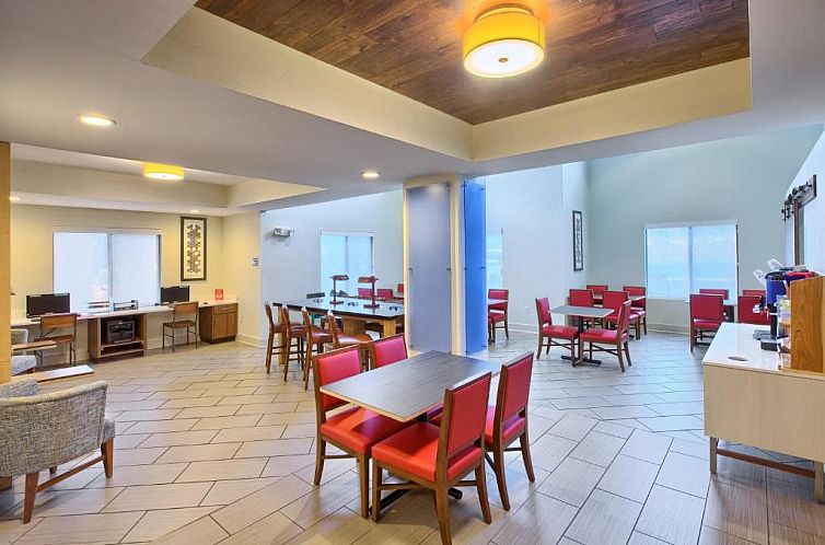 Holiday Inn Express Hotel & Suites Raleigh North - Wake Fore