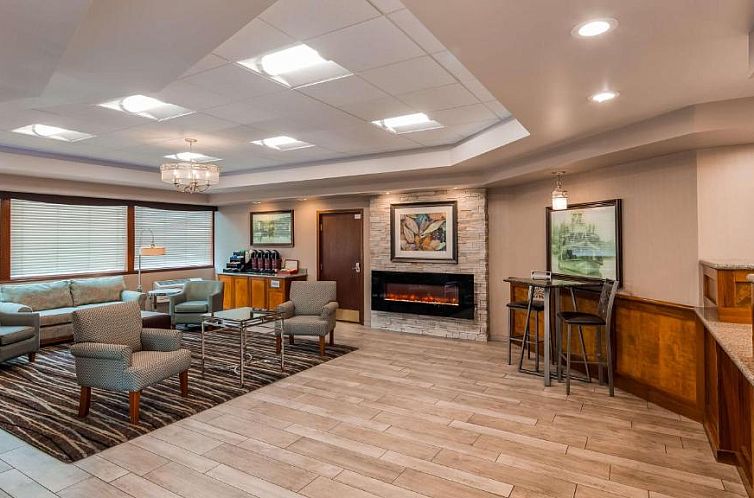 Best Western Plus Rivershore Hotel