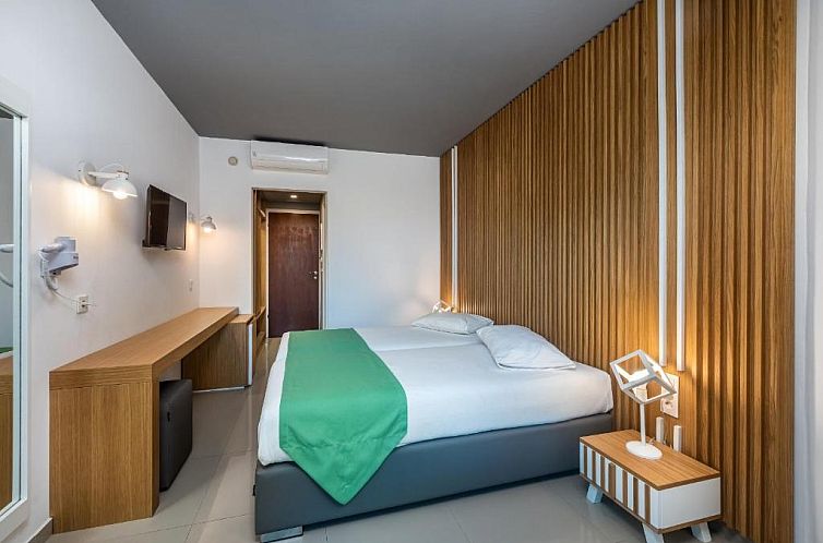Zeus Hotel