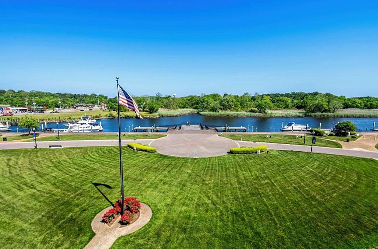 Hilton Garden Inn Suffolk Riverfront