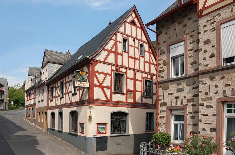 Guest house 8602706 - Bed and Breakfast Rhineland-Palatinate - Alte Weinstube Burg Eltz