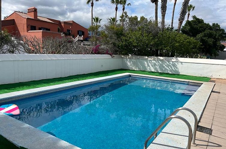 Exclusively located Golf Villa with heated pool