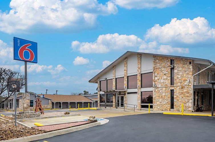 Motel 6-Boerne, TX