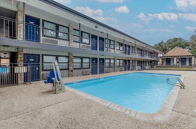 Motel 6-Boerne, TX
