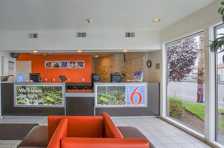 Motel 6-Coos Bay, OR