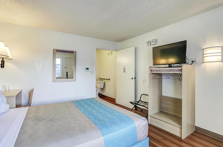 Motel 6-Coos Bay, OR