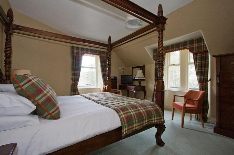 Loch Kinord Hotel