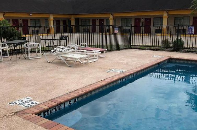 Los Fresnos Inn and Suites